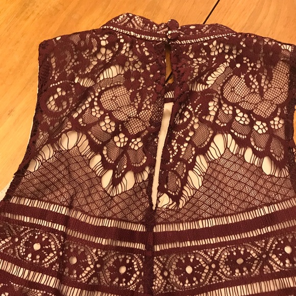 LC Lauren Conrad Mock Neck Allover Lace Halter - Picture 5 of 8